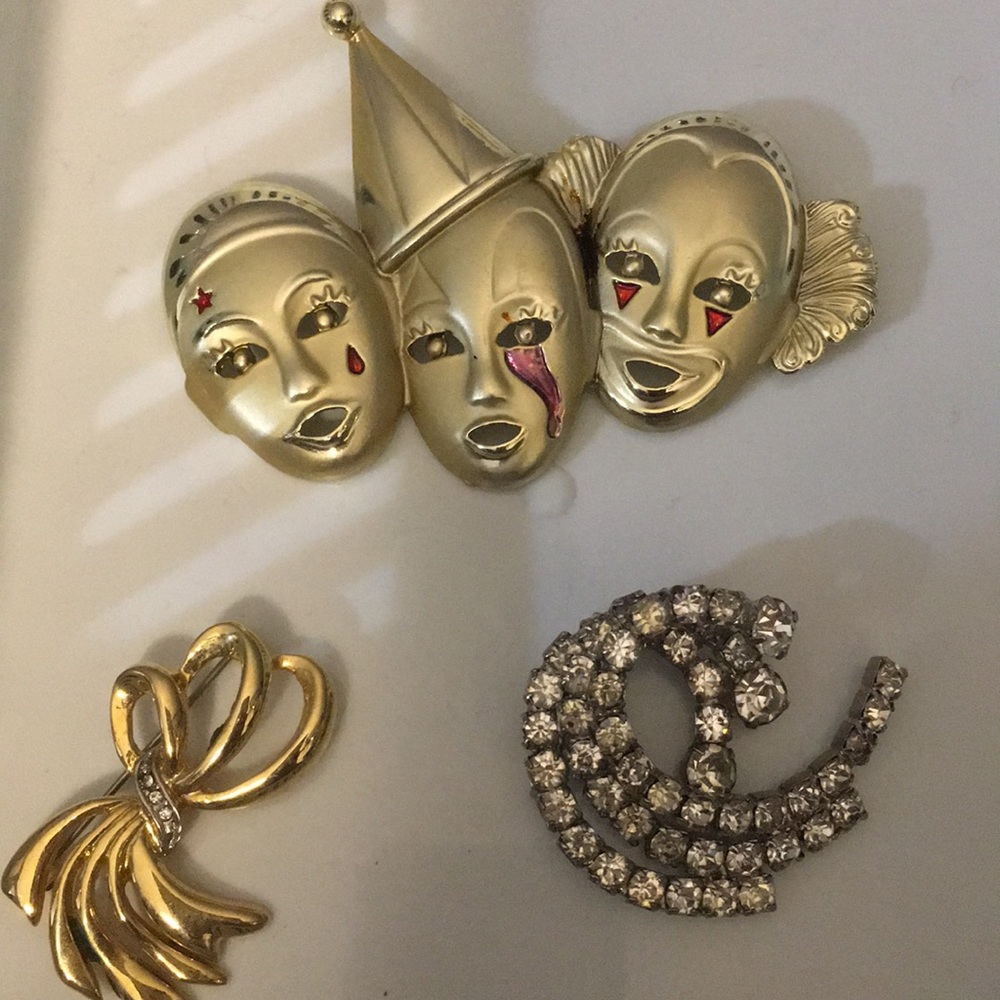 Pin collection